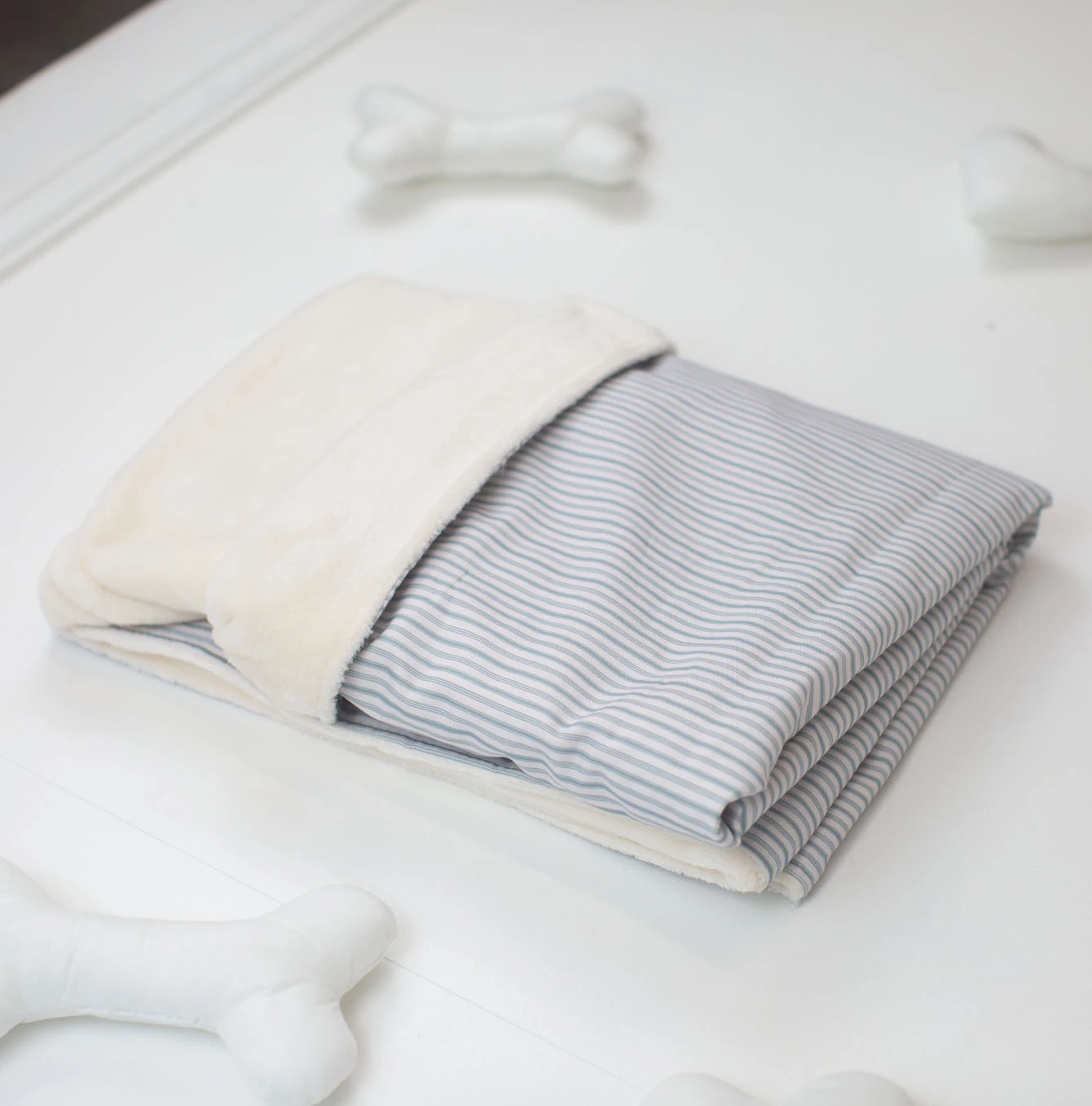 Outlet โ Personalised ๐ถ Dog & Puppy Blanket By Lords & Labradors - Spots & Stripes collection ๐ 29 Outlet โ Personalised ๐ถ Dog & Puppy Blanket By Lords & Labradors - Spots & Stripes collection ๐ - Image 29