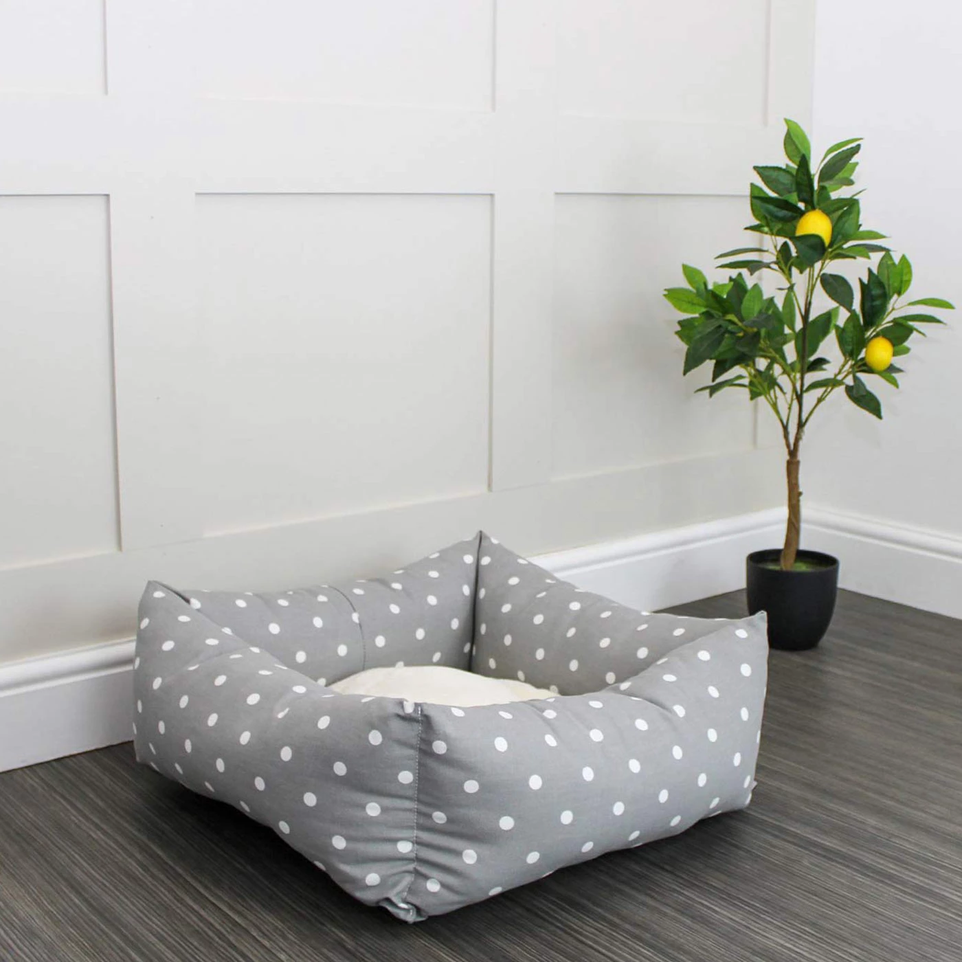 New ๐ฅ Lords & Labradors Box Bed For ๐ Dogs - Spots & Stripes Collection ๐ 2 New ๐ฅ Lords & Labradors Box Bed For ๐ Dogs - Spots & Stripes Collection ๐ - Image 2