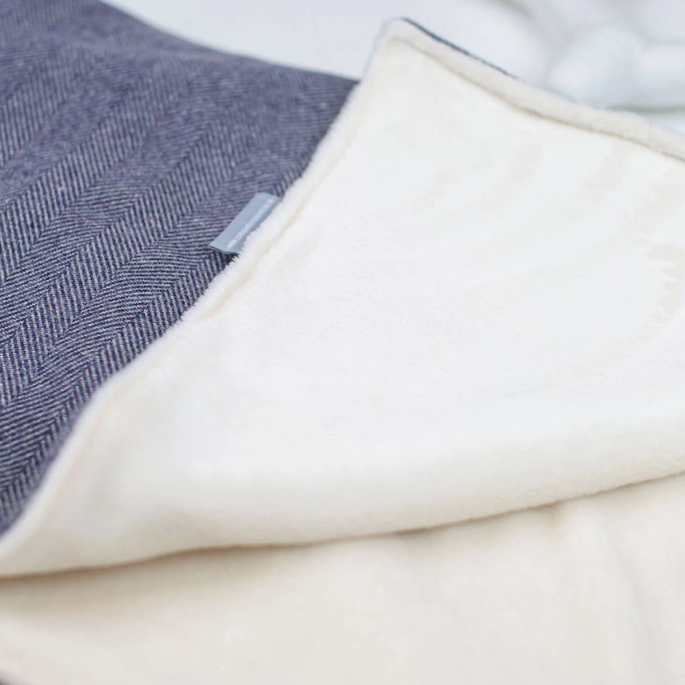 Buy 🎁 Cat & Kitten Neutral Tweed Blanket By Lords & Labradors 👍 8 Buy 🎁 Cat & Kitten Neutral Tweed Blanket By Lords & Labradors 👍 - Image 8