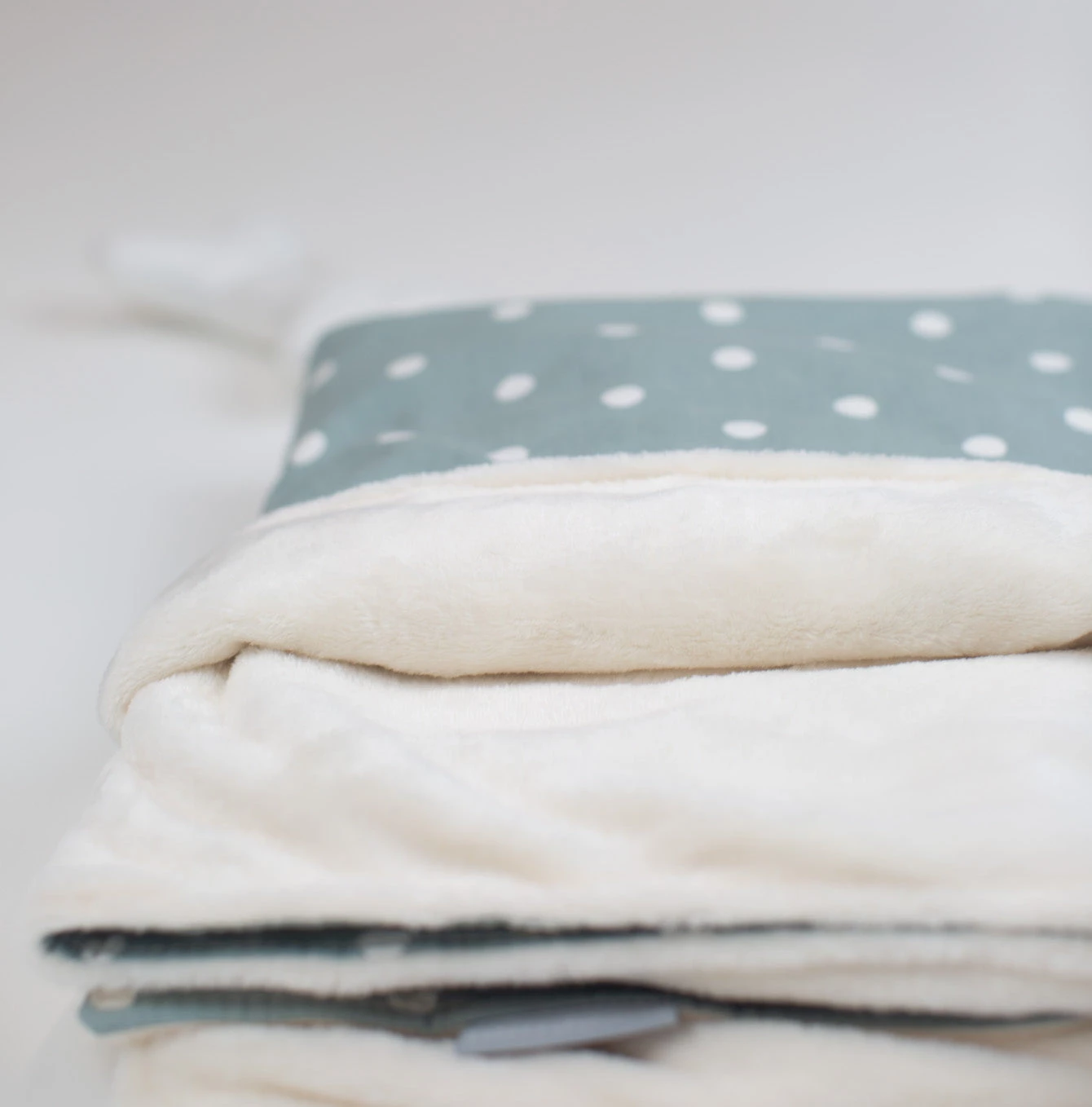 Outlet โ Personalised ๐ถ Dog & Puppy Blanket By Lords & Labradors - Spots & Stripes collection ๐ 5 Outlet โ Personalised ๐ถ Dog & Puppy Blanket By Lords & Labradors - Spots & Stripes collection ๐ - Image 5