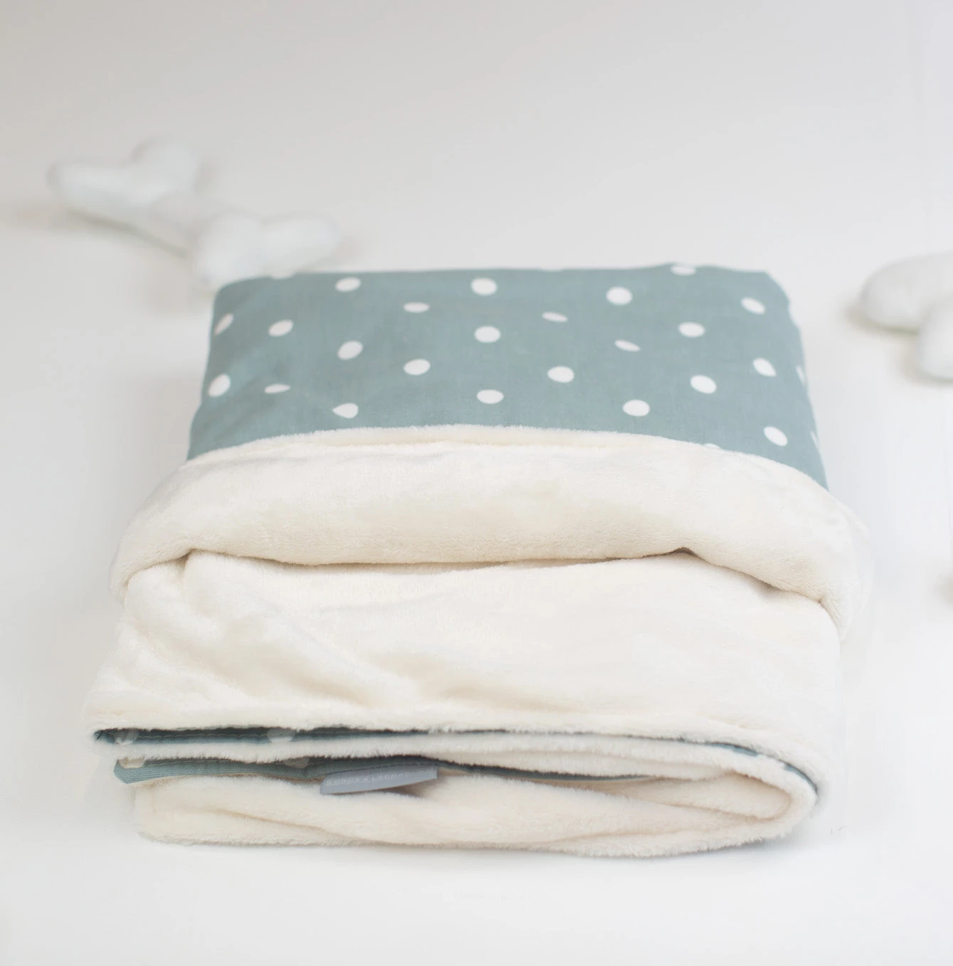 Outlet โ Personalised ๐ถ Dog & Puppy Blanket By Lords & Labradors - Spots & Stripes collection ๐ 3 Outlet โ Personalised ๐ถ Dog & Puppy Blanket By Lords & Labradors - Spots & Stripes collection ๐ - Image 3