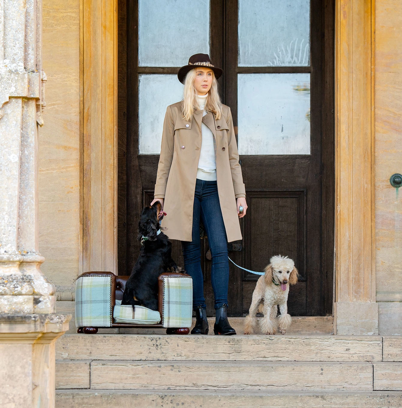 Flash Sale 👍 Lords & Labradors Tetford 🐕 Dog Chesterfield in Tan Leather & Duck Egg Tweed 🛒 4 Flash Sale 👍 Lords & Labradors Tetford 🐕 Dog Chesterfield in Tan Leather & Duck Egg Tweed 🛒 - Image 4