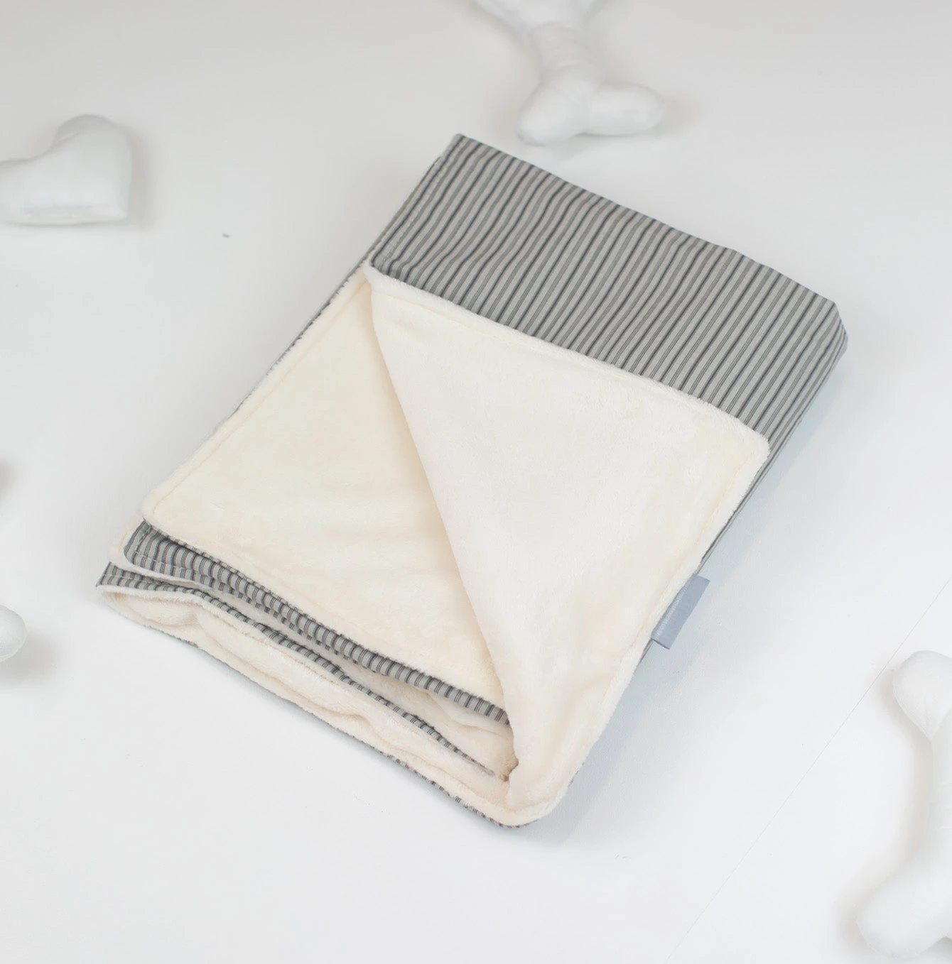 Outlet โ Personalised ๐ถ Dog & Puppy Blanket By Lords & Labradors - Spots & Stripes collection ๐ 9 Outlet โ Personalised ๐ถ Dog & Puppy Blanket By Lords & Labradors - Spots & Stripes collection ๐ - Image 9