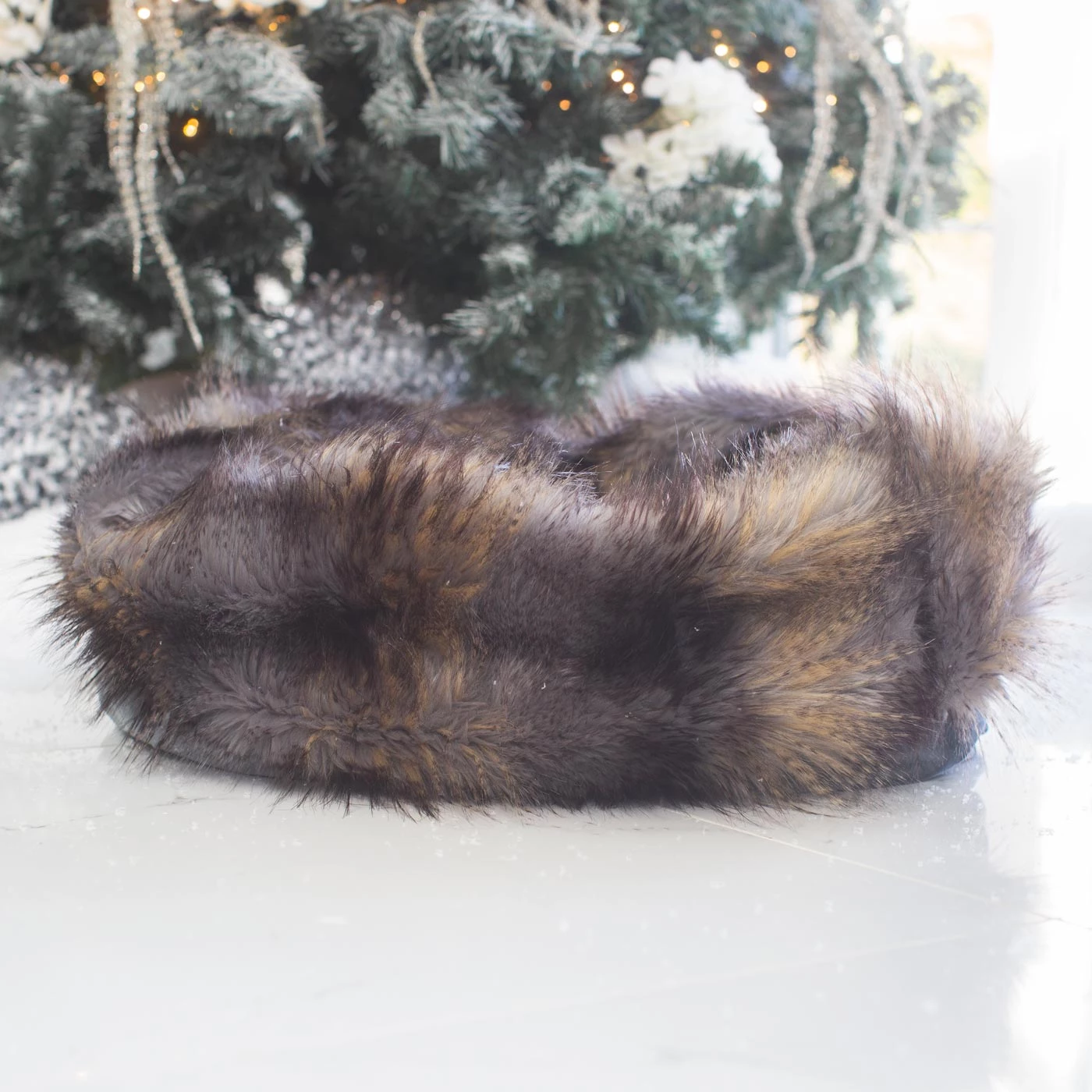 Wholesale โ Lords & Labradors Faux Fur Snuggle Sleeping Bag in Wolf Fur ๐ฅ 2 Wholesale โ Lords & Labradors Faux Fur Snuggle Sleeping Bag in Wolf Fur ๐ฅ - Image 2