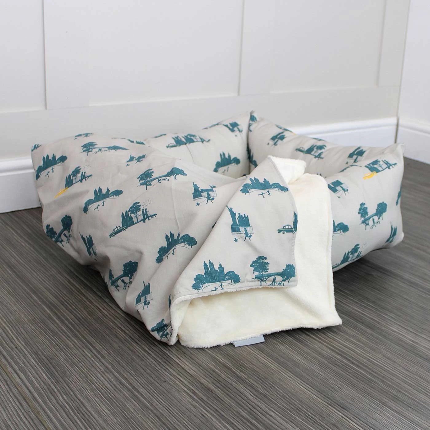 Cheap ๐ Lords & Labradors Personalised Box Bed For ๐ถ Dogs - Parks Collection ๐ 3 Cheap ๐ Lords & Labradors Personalised Box Bed For ๐ถ Dogs - Parks Collection ๐ - Image 3