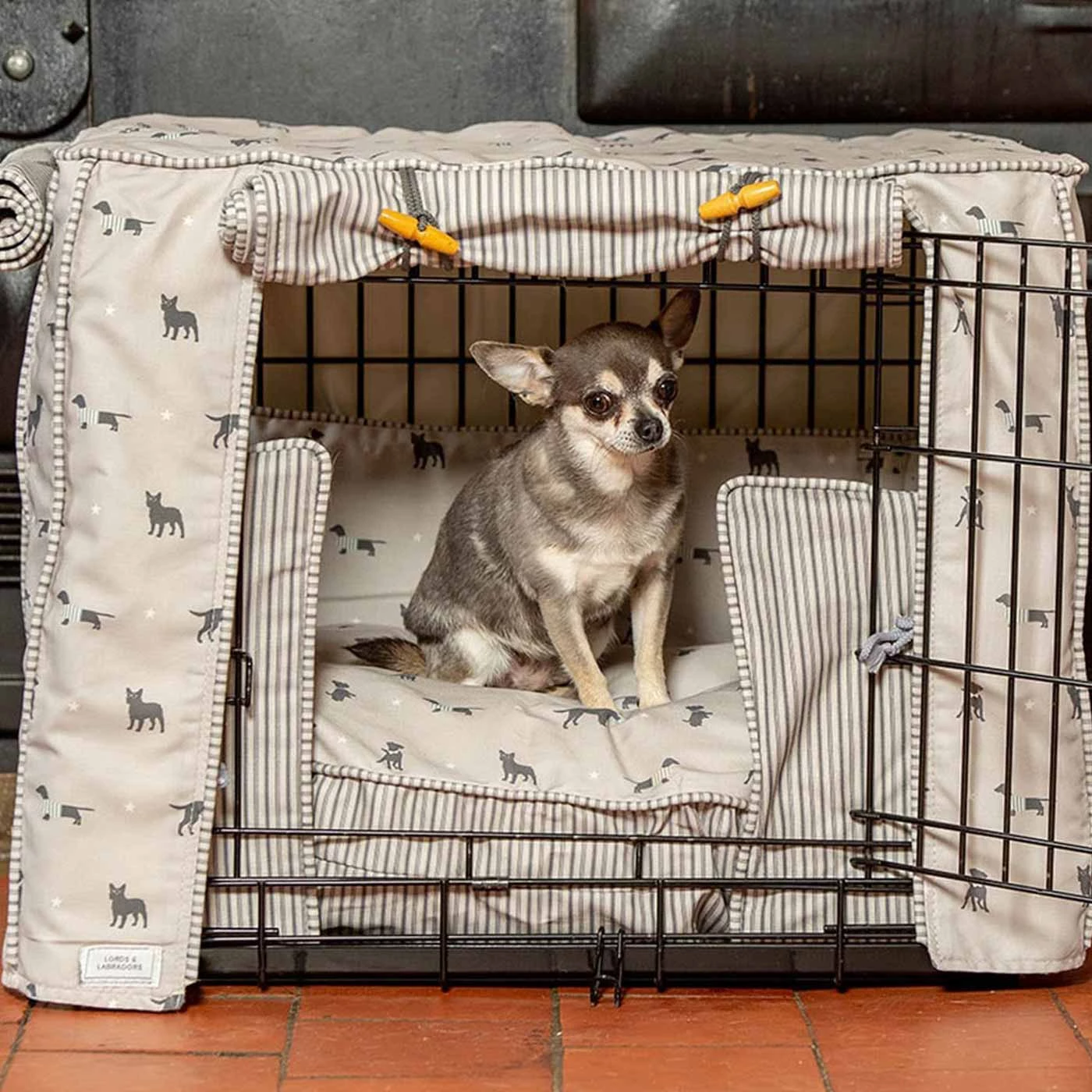 Best deal ๐ Personalised ๐ถ Dog Crate Cover in Cosmopolitan ๐ถ Dog Cotton by Lords & Labradors ๐ 2 Best deal ๐ Personalised ๐ถ Dog Crate Cover in Cosmopolitan ๐ถ Dog Cotton by Lords & Labradors ๐ - Image 2
