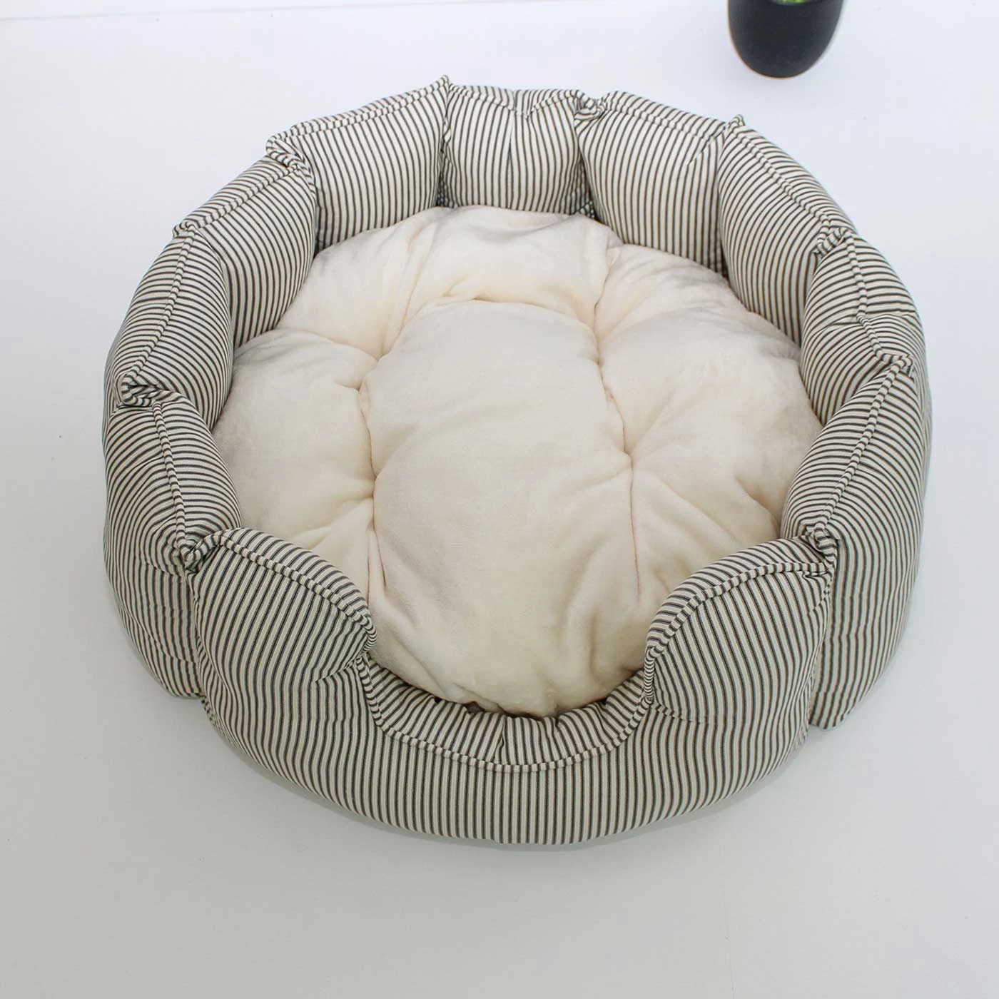 Hot Sale ⭐ Lords & Labradors Personalised High Wall Bed For 🦮 Dogs - Spots & Stripes Collection 🤩 2 Hot Sale ⭐ Lords & Labradors Personalised High Wall Bed For 🦮 Dogs - Spots & Stripes Collection 🤩 - Image 2