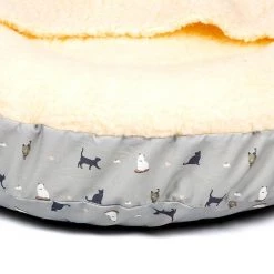 Wholesale ๐ฅ Lords & Labradors Snuggle Cosmopolitan Cat Cushion ๐ 7 Wholesale ๐ฅ Lords & Labradors Snuggle Cosmopolitan Cat Cushion ๐ -Lords & Labradors Sales snuggle cat cushion in cosmopolitan cat close up