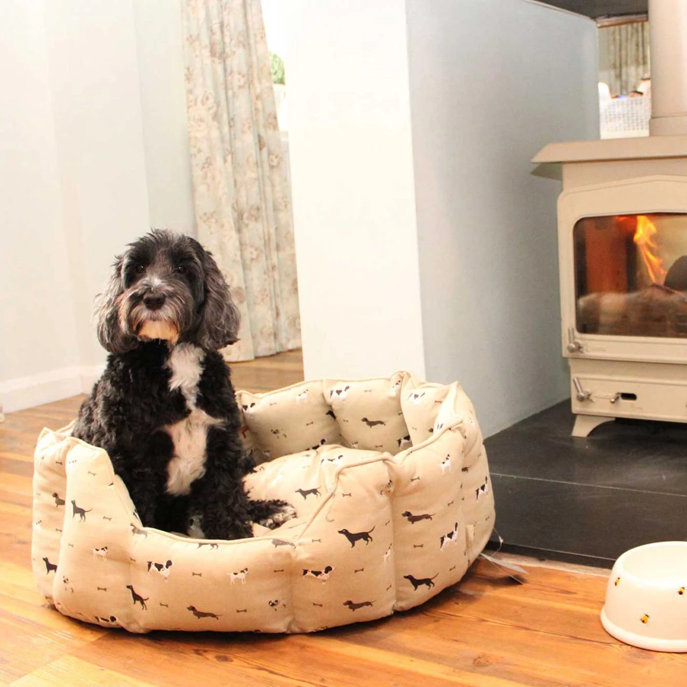 Cheapest ๐ Sophie Allport ๐ Dog Bed in Woof! Print ๐ 1 Cheapest ๐ Sophie Allport ๐ Dog Bed in Woof! Print ๐