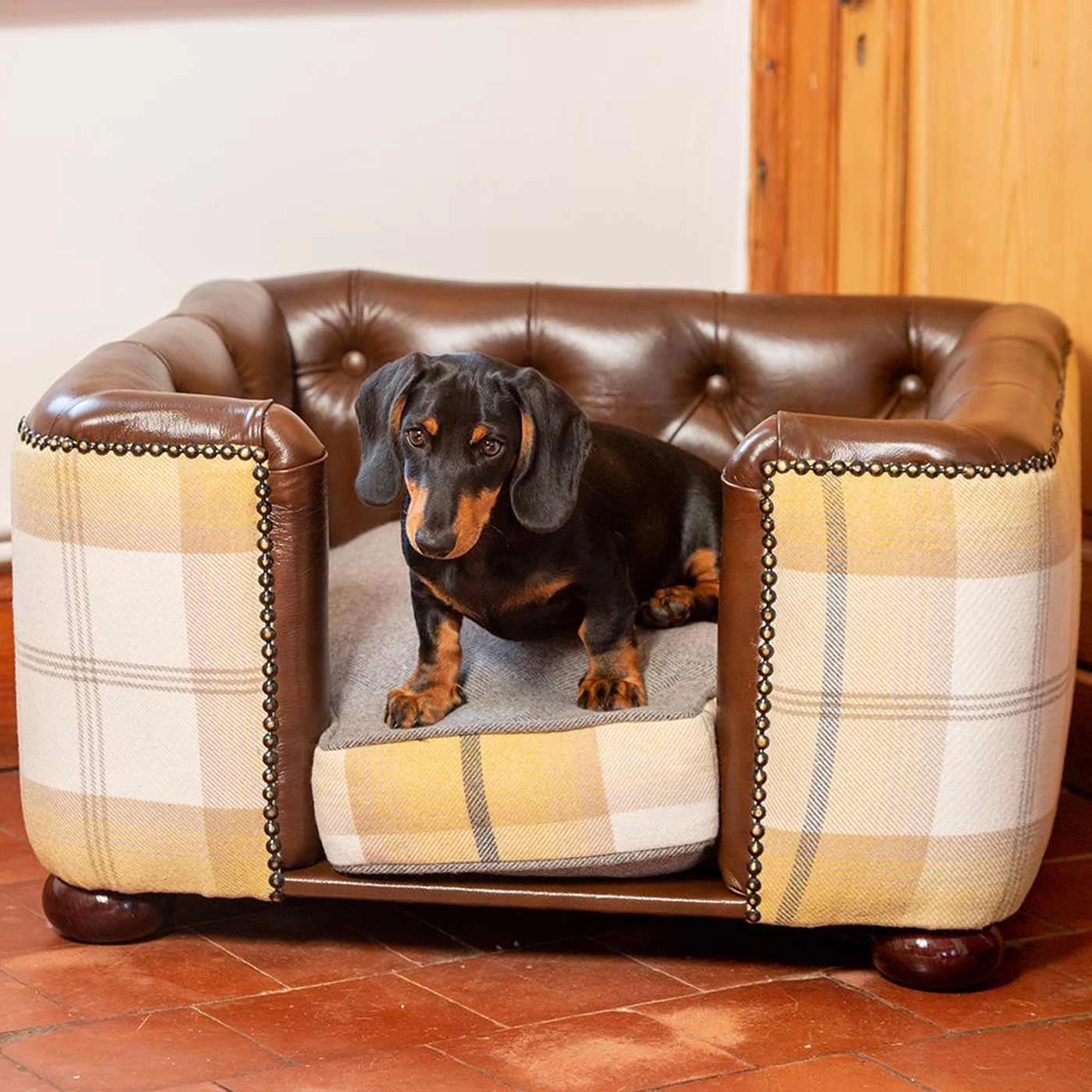 Cheapest 👍 Lords & Labradors Tetford 🐶 Dog Chesterfield in Tan Leather & Ochre Ash Tweed ✔️ 2 Cheapest 👍 Lords & Labradors Tetford 🐶 Dog Chesterfield in Tan Leather & Ochre Ash Tweed ✔️ - Image 2